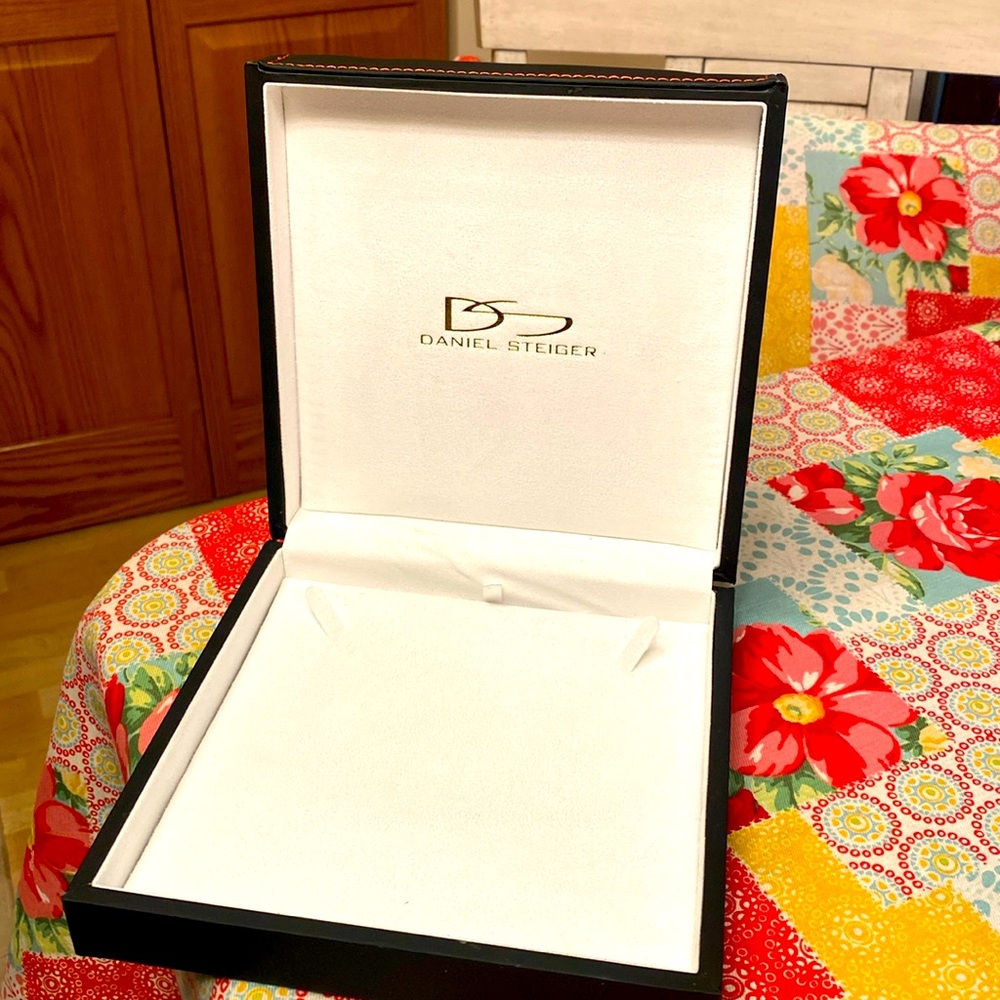 Daniel Steger box only. For Watches or necklaces.